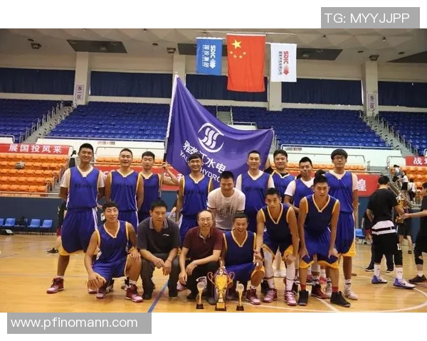 济南队与新疆队激战季后赛巅峰对决争夺篮球荣耀与晋级机会